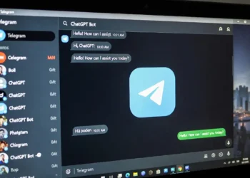 Ilustrasi pembuatan bot Telegram menggunakan ChatGPT dengan tampilan antarmuka Telegram, kode bot yang dihasilkan AI, dan contoh percakapan bot yang sudah aktif