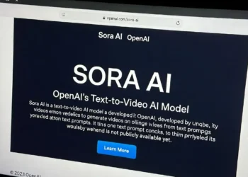 Ilustrasi hasil video realistis yang dihasilkan Sora AI dari OpenAI dengan tampilan antarmuka text-to-video dan contoh output video berkualitas sinematik